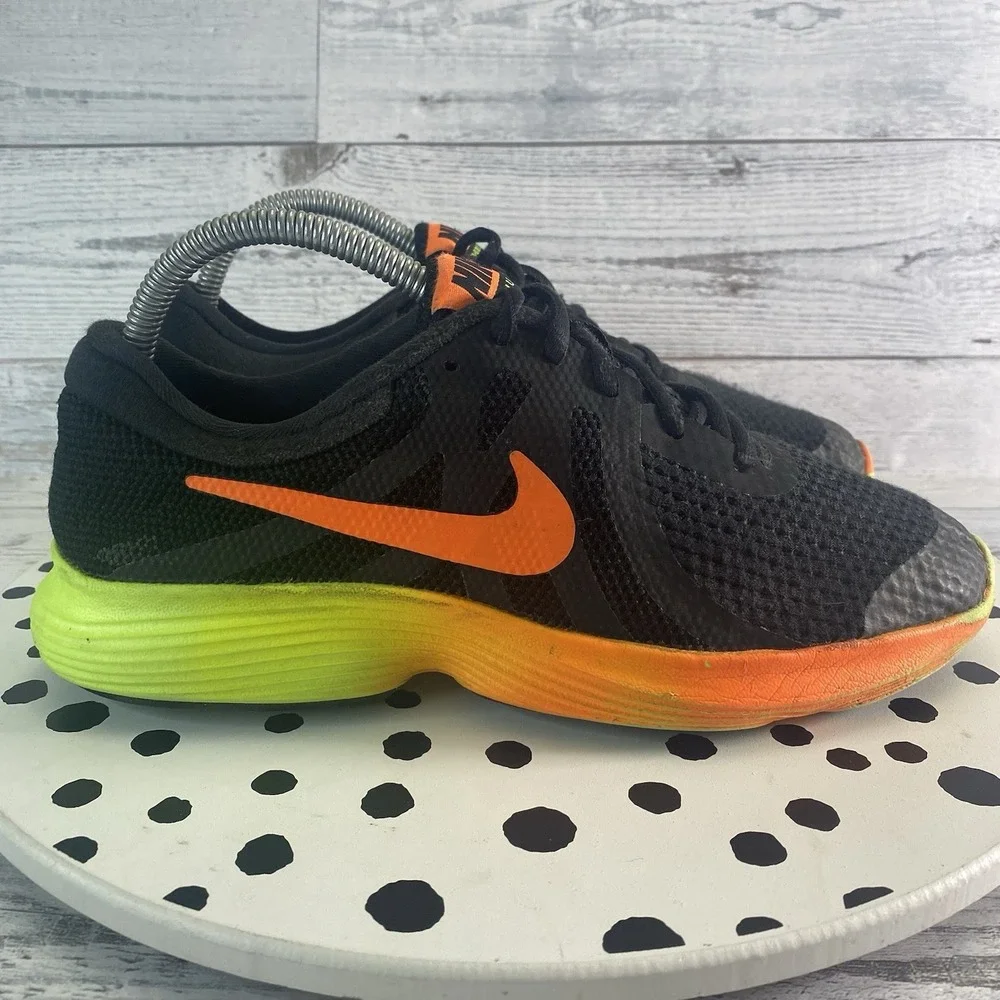 Nike Revolution 4 Shoes Boys 6.5Y Black Breathable Comfort Athletic AR2416-001